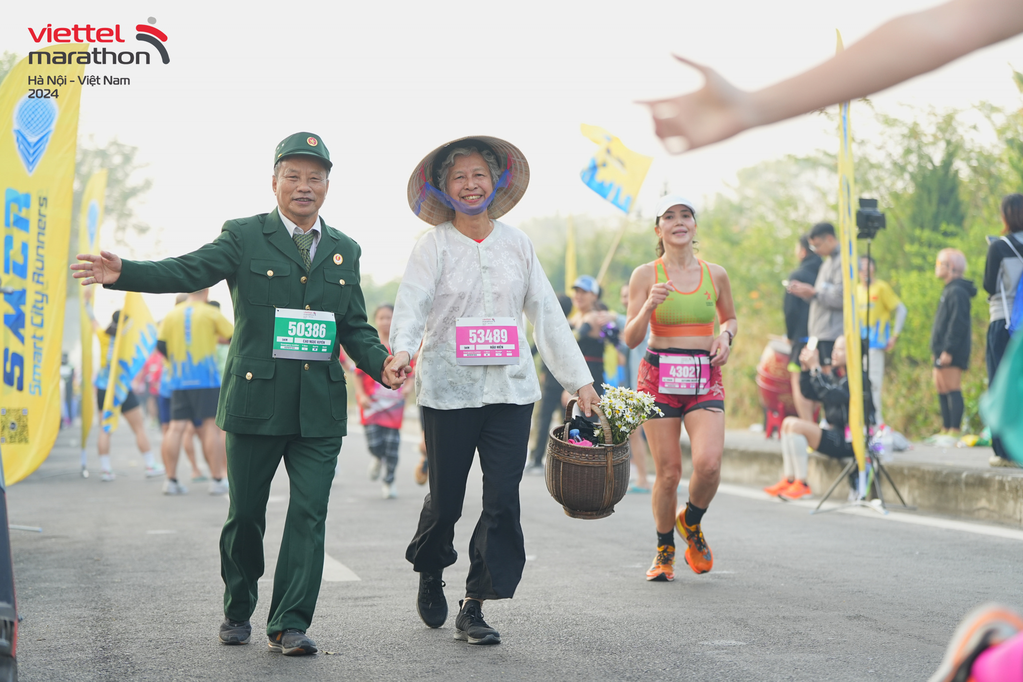 Hình ảnh đặc biệt của Viettel Marathon Hà Nội - Việt Nam 2024 đến từ những điều đơn giản nhất