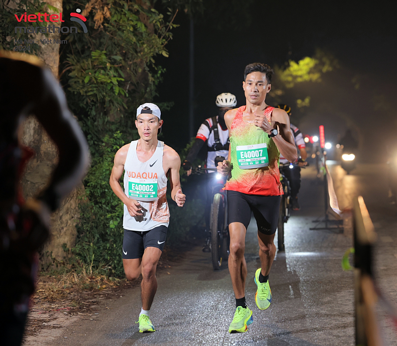 Nguyễn Văn Lai một lần nữa ghi dấu trên đường chạy quốc tế Viettel Marathon và thành quả sáng nay ở chặng cuối Angkor Wat thật ngọt ngào với chàng chiến binh kỳ cựu này.